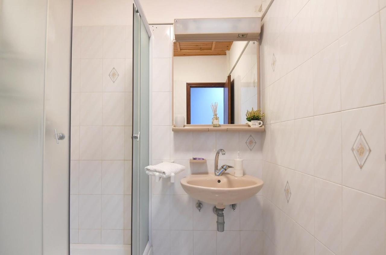 Pašman Apartmani Erna מראה חיצוני תמונה